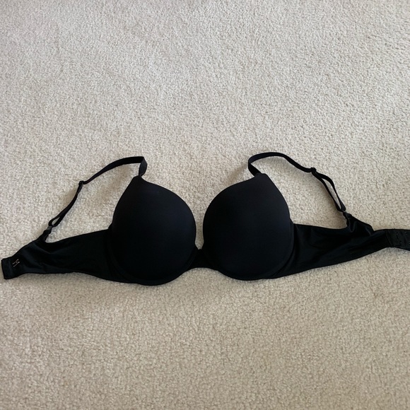 Victoria’s Secret Push-Up Bra - Picture 4 of 8